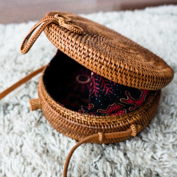 Balinese Rattan Bag (Round) - Picture 9 of 13